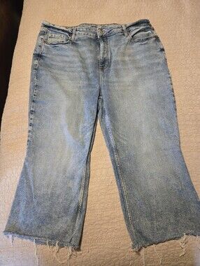 Old Navy Women's Size 20 Higher High Rise Cropped Flare  Raw-Hem Jeans